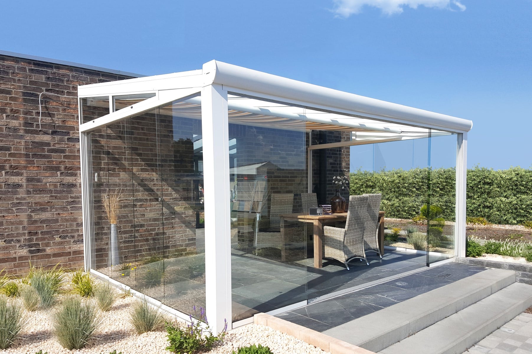 Blu Window produzione e vendita pergola con vetrata panoramica