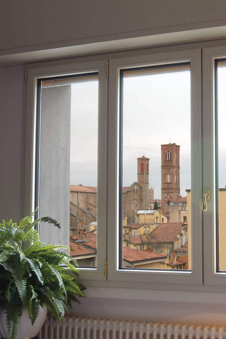 finestra pvc Blu Window produzione e vendita di infissi e serramenti