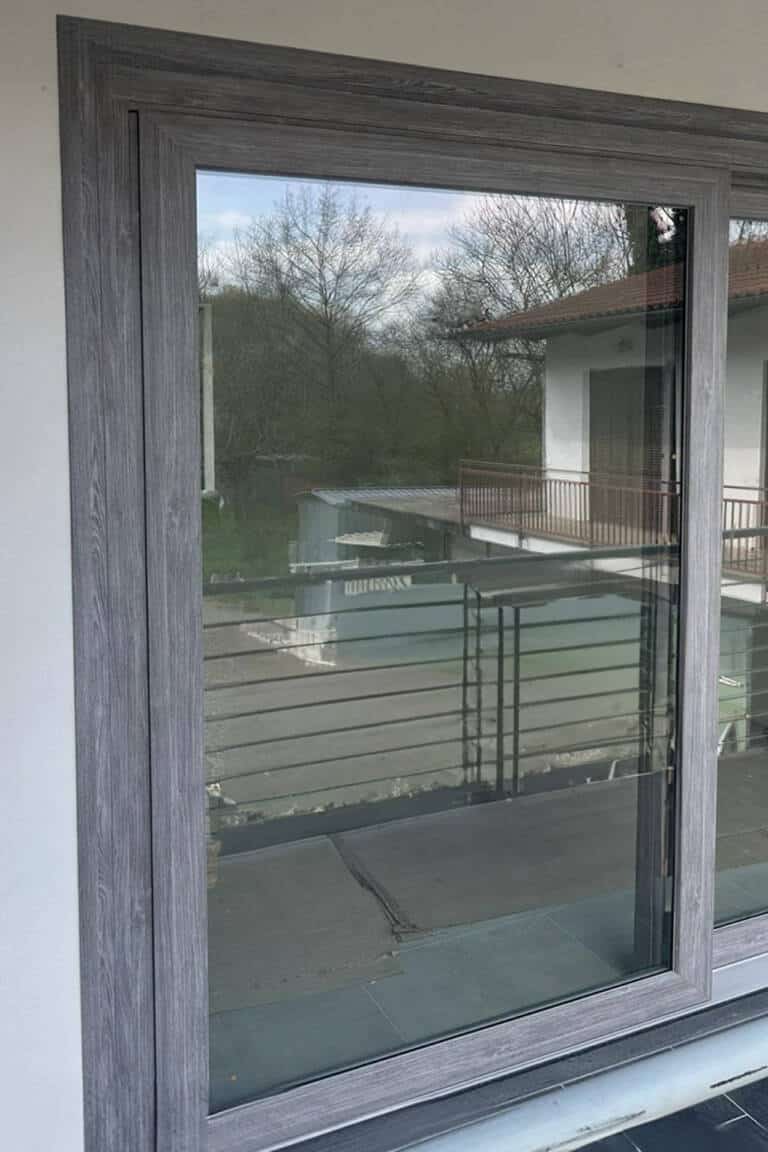 finestra scorrevole pvc Blu Window produzione e vendita di infissi e serramenti