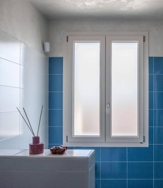 Blu Window produzione e vendita finestra m70 pvc bianco