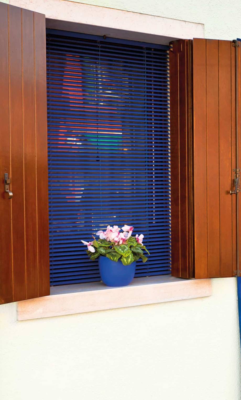 scurone alluminio Blu Window produzione e vendita di infissi e serramenti